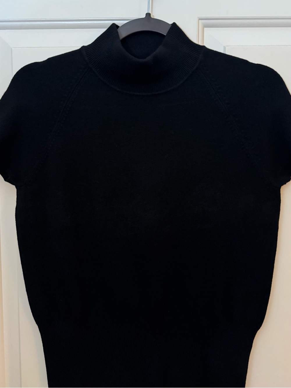 be Sweater Short-Sleeve Black Turtleneck Sweater Size - Medium - Picture 9 of 12